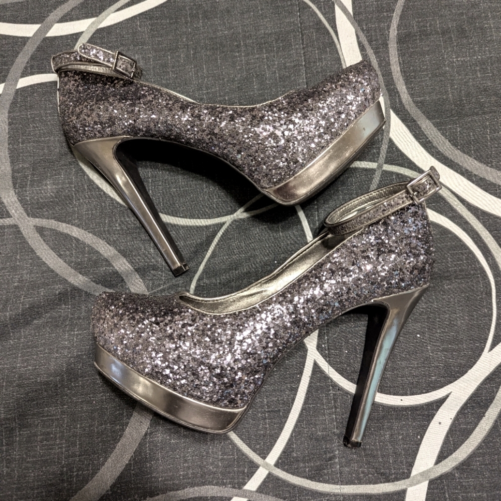 Mossimo Glitter Platform heels, pewter 🩶✨
